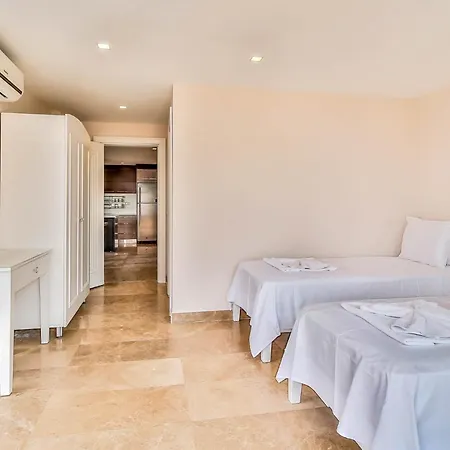 Sleeps 8 With Pool Air Con And Wifi Villa *