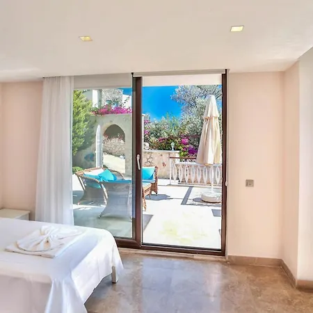 Sleeps 8 With Pool Air Con And Wifi Kalkan