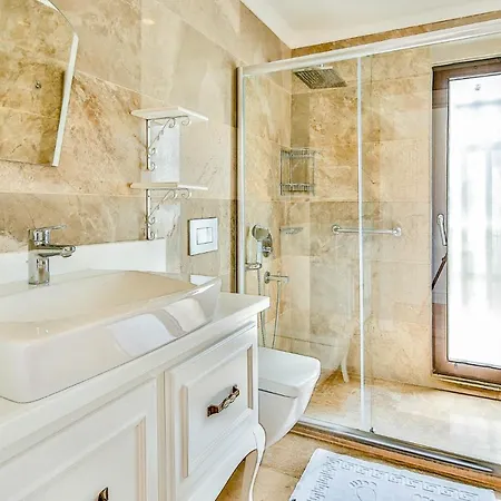 Sleeps 8 With Pool Air Con And Wifi Villa