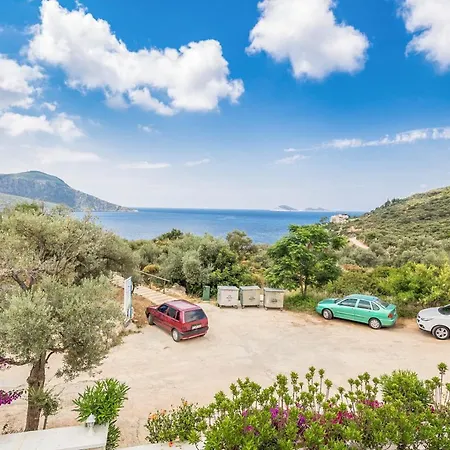 Villa Sleeps 8 With Pool Air Con And Wifi *